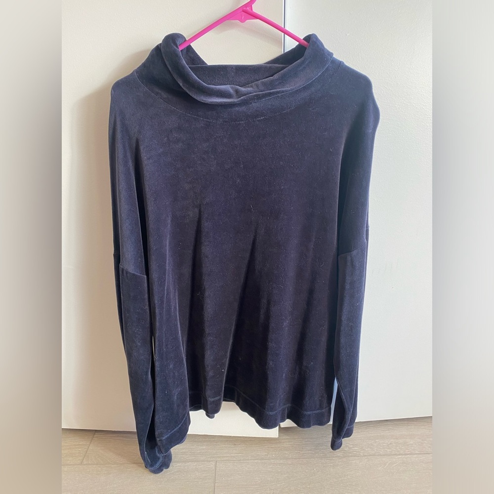 COS women’s “velour” turtleneck, size large, navy